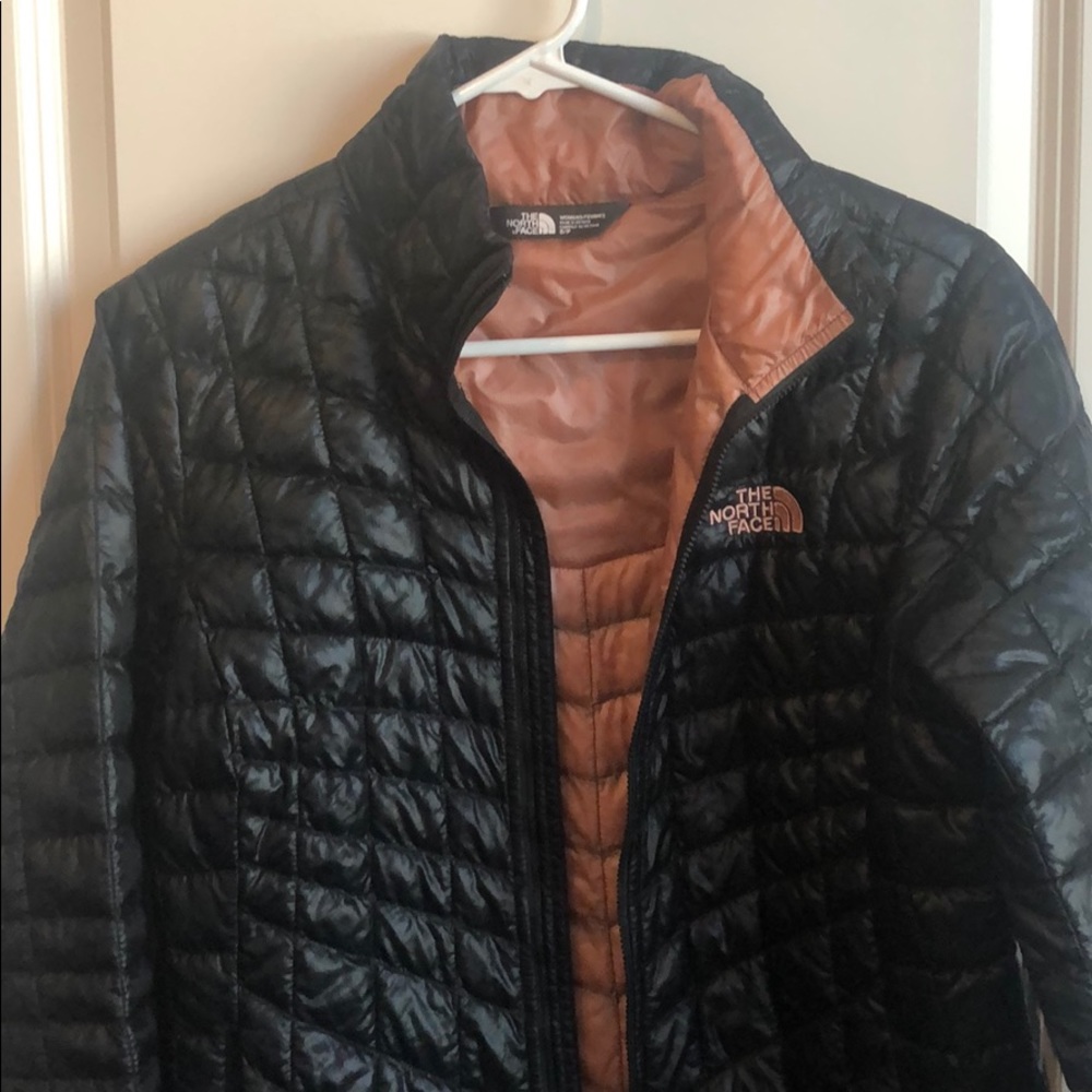 North Face puffer jacket black, rose gold inside